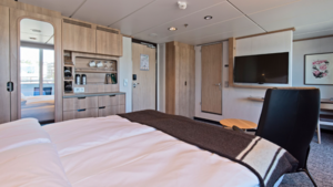Arctic Superior | Outside cabin with balcony